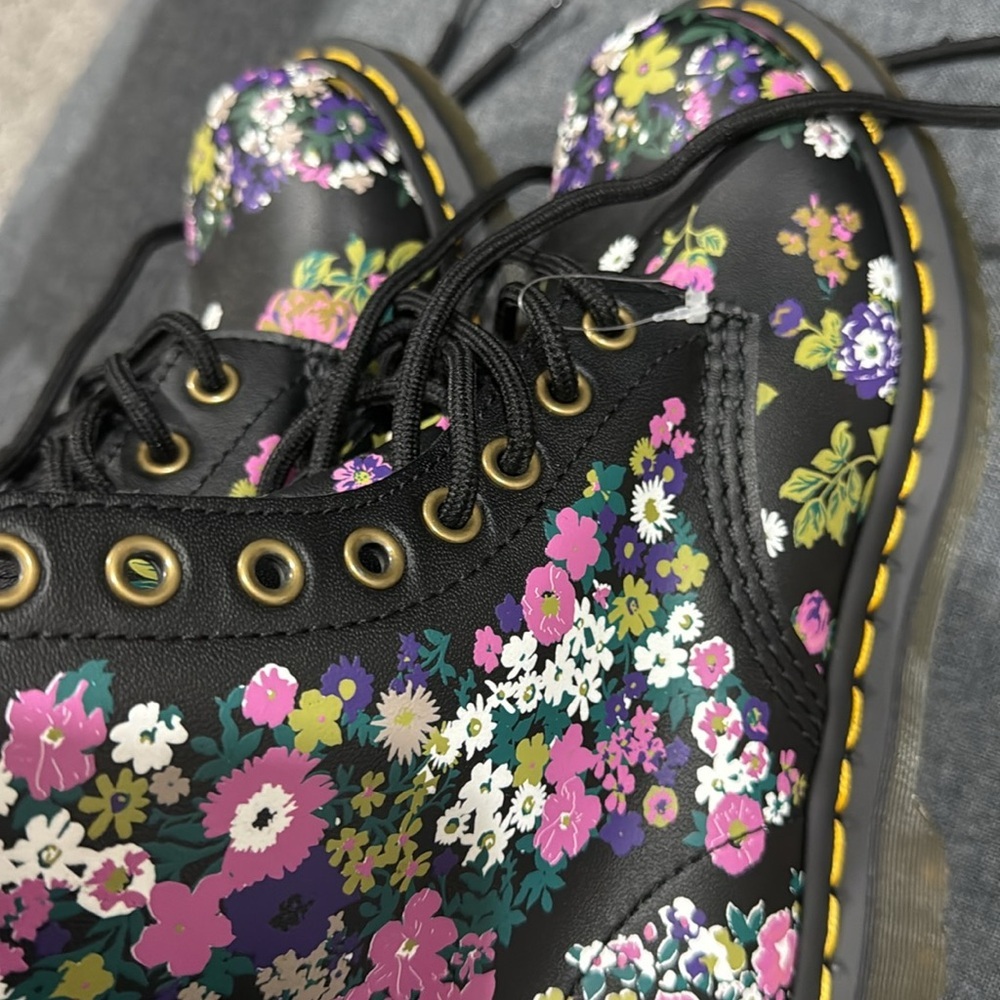 New Dr Martens Pascal Floral Boots Lace Up Size 5 Black Multicolor - Picture 11 of 11